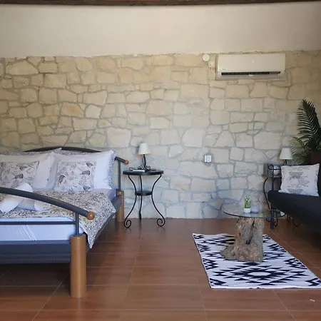 Robinson Crusoe Style House 